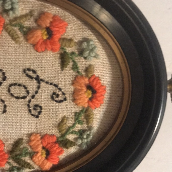 Vintage.  1970s or so black plastic oval framed hand embroidered. “Love” wall - Picture 4 of 10